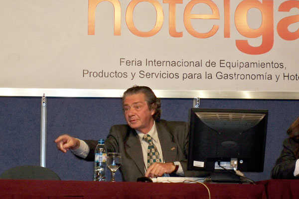 Héctor Larocca, Director del Centro Nacional de Responsabilidad Social y Capital Social (CENARSECS) de la UBA
